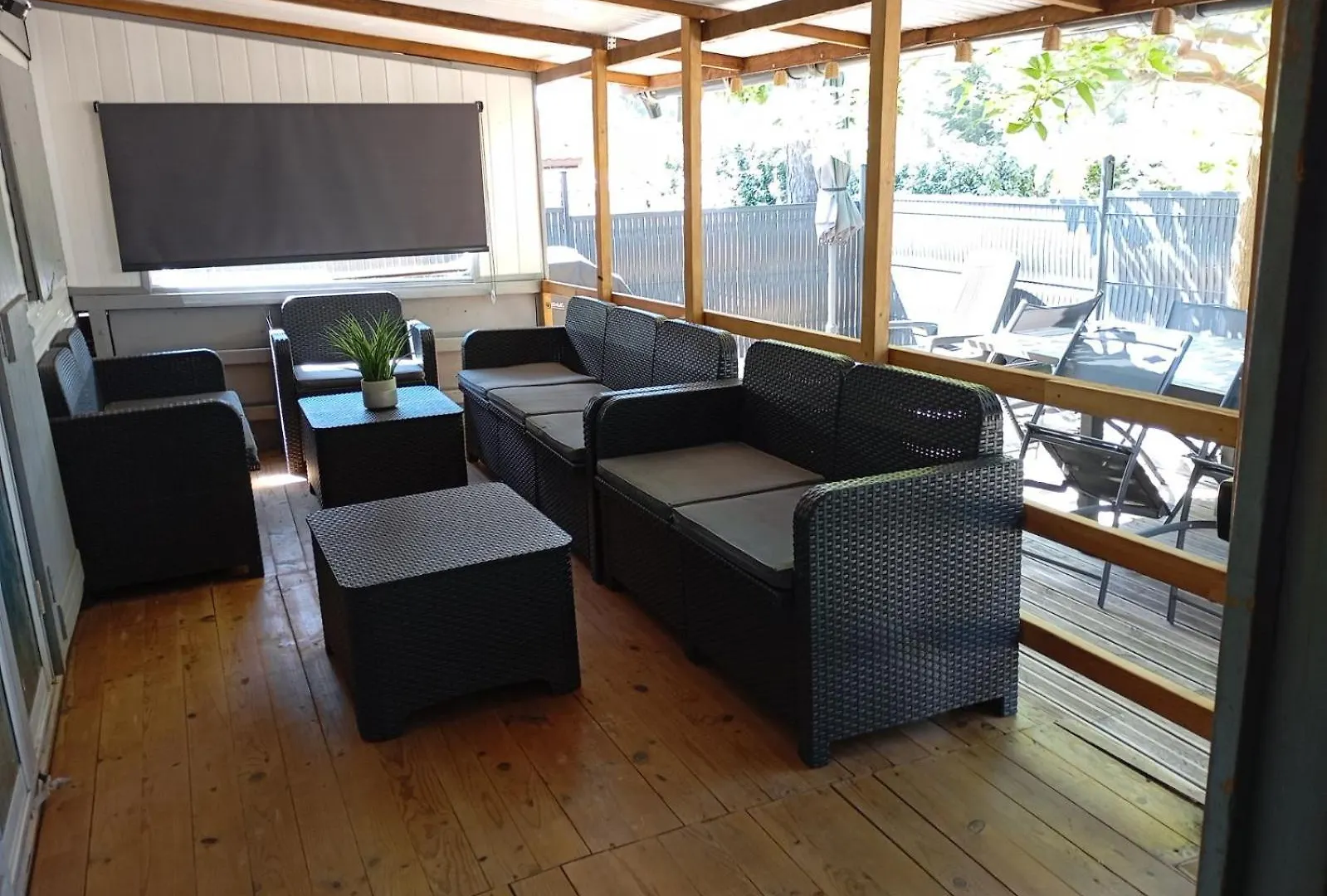 Holiday park Camping Les Arbouses Mobil Home 6 A 8 Personnes Climatise Barbecue Terrasse Le Castellet